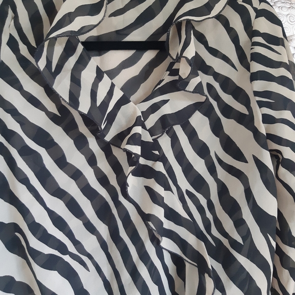 ONLY animal print top with ruffles - Picture 3 of 4